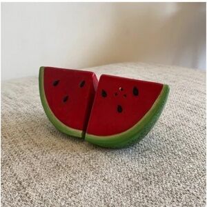 🪞 NEW Watermelon salt and pepper shakers set of 2 home kitchen decorations